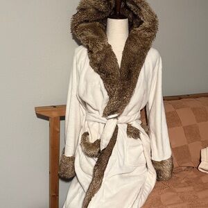 Pottery Barn Woman’s  Robe Fur Detail